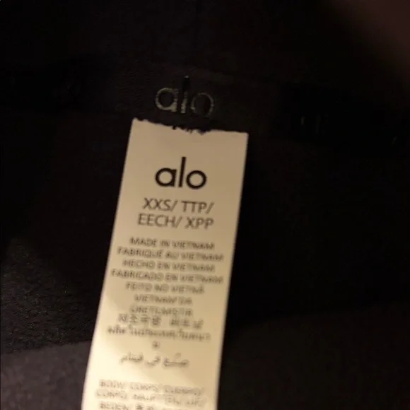 ALO Yoga Polar Fleece Hazy Pullover - Picture 7 of 7